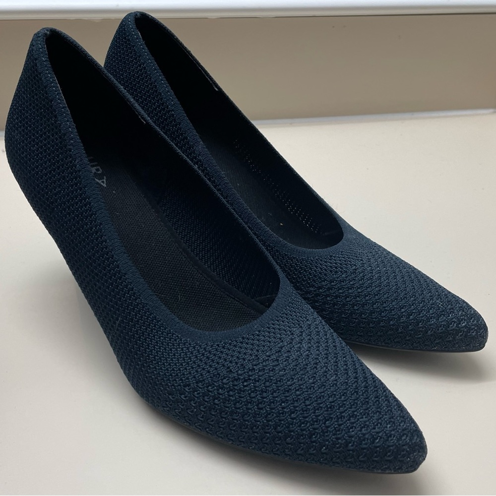 Naturalizer eternity navy pointed toe heels 9.5M
